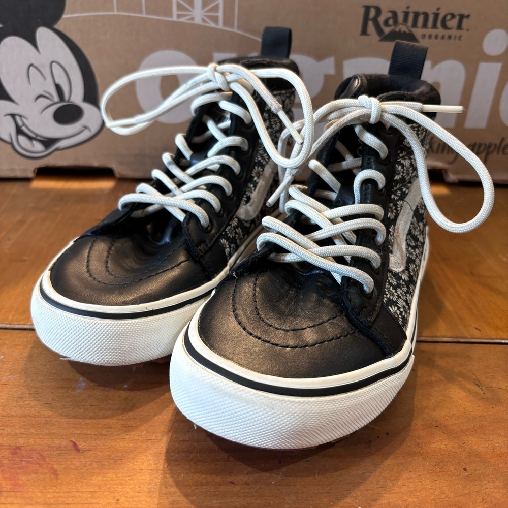 Vans youth girls SK8-HI MTE-1 primaloft insulated floral sneakers black 3
